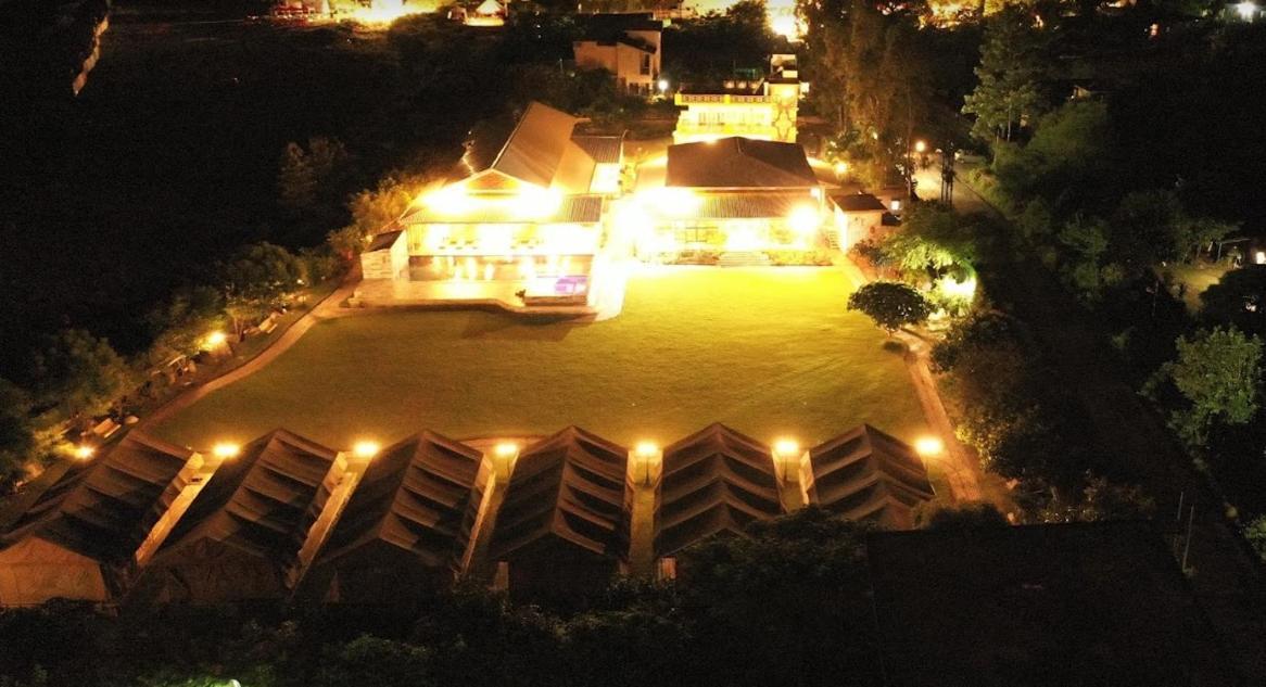 Four Banyans Spirit&Nature Resort Rāipur Extérieur photo