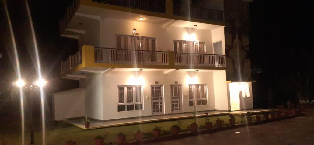 Four Banyans Spirit&Nature Resort Rāipur Extérieur photo